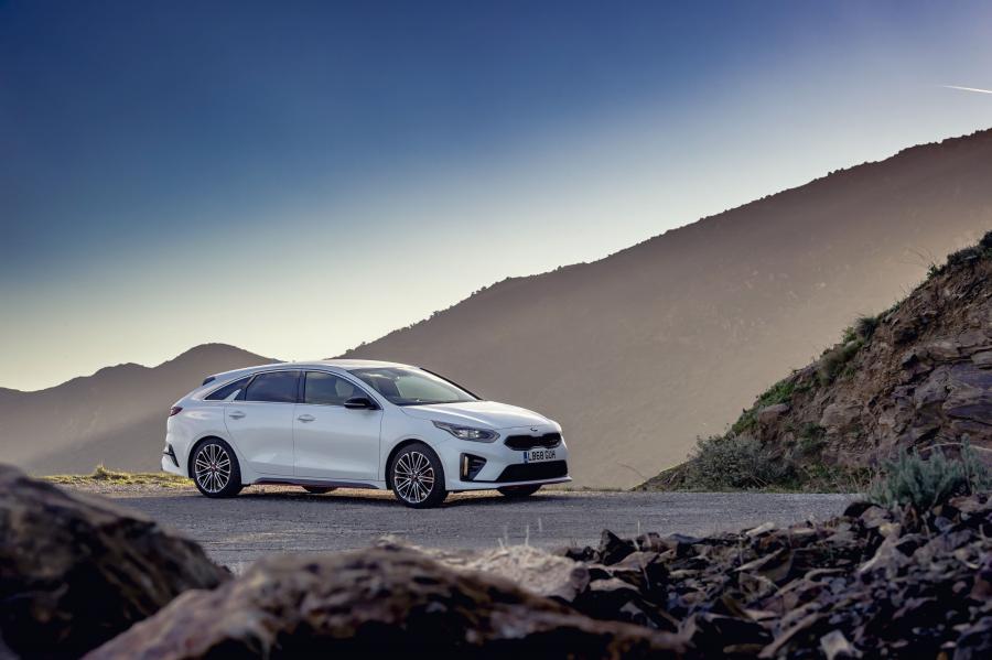  Kia ProCeed GT 2019 года  (фото 16 из 41)